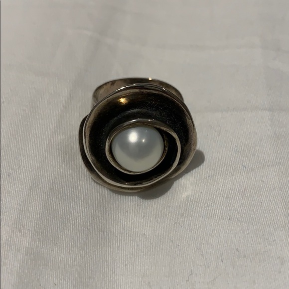 Pearl and sterling silver ring